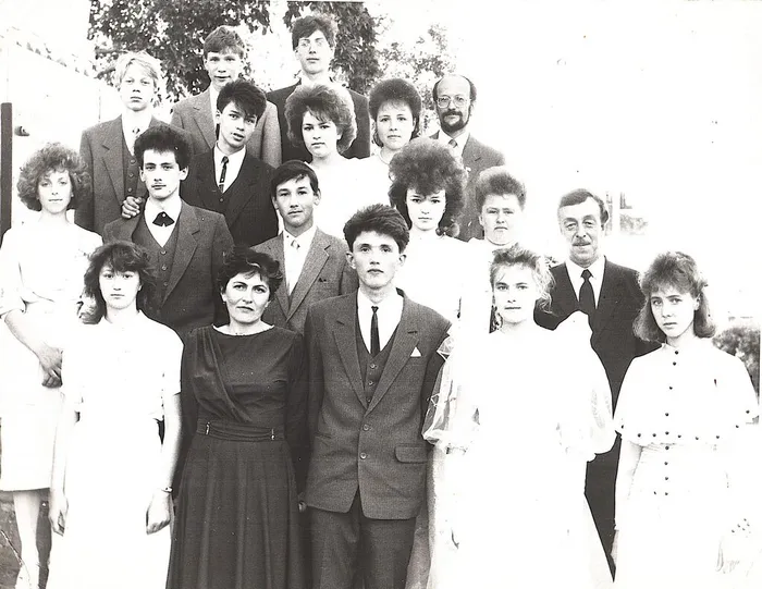 фото выпуска 1990 г. шк №1