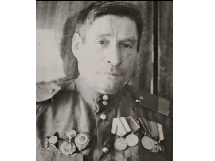 99c0198f7a1b47488078447fa91122c7Ry636KwXG92WqTeV-3